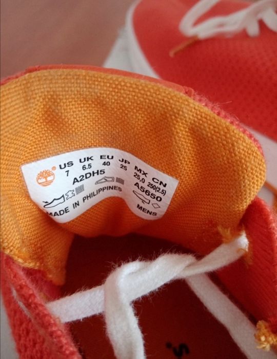 Ténis laranja Timberland tam. M(N-12/79)