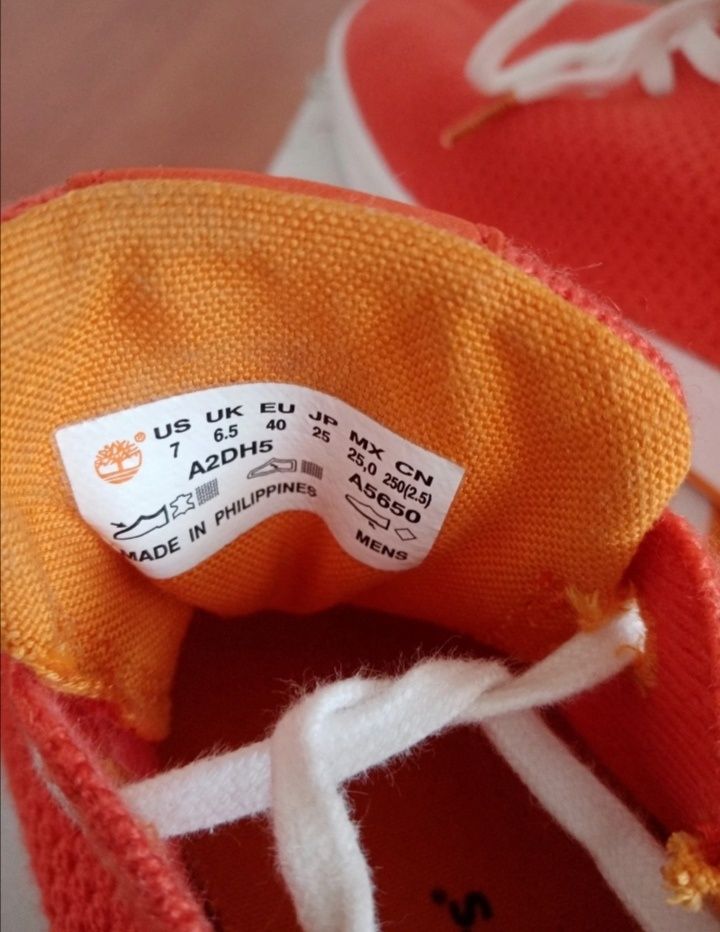 Ténis laranja Timberland tam. M(N-12/79)