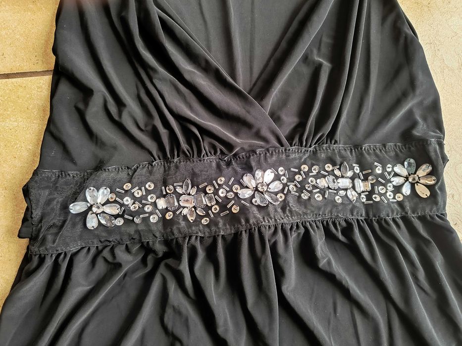 czarna sukienka z koralikami rozmiar 14