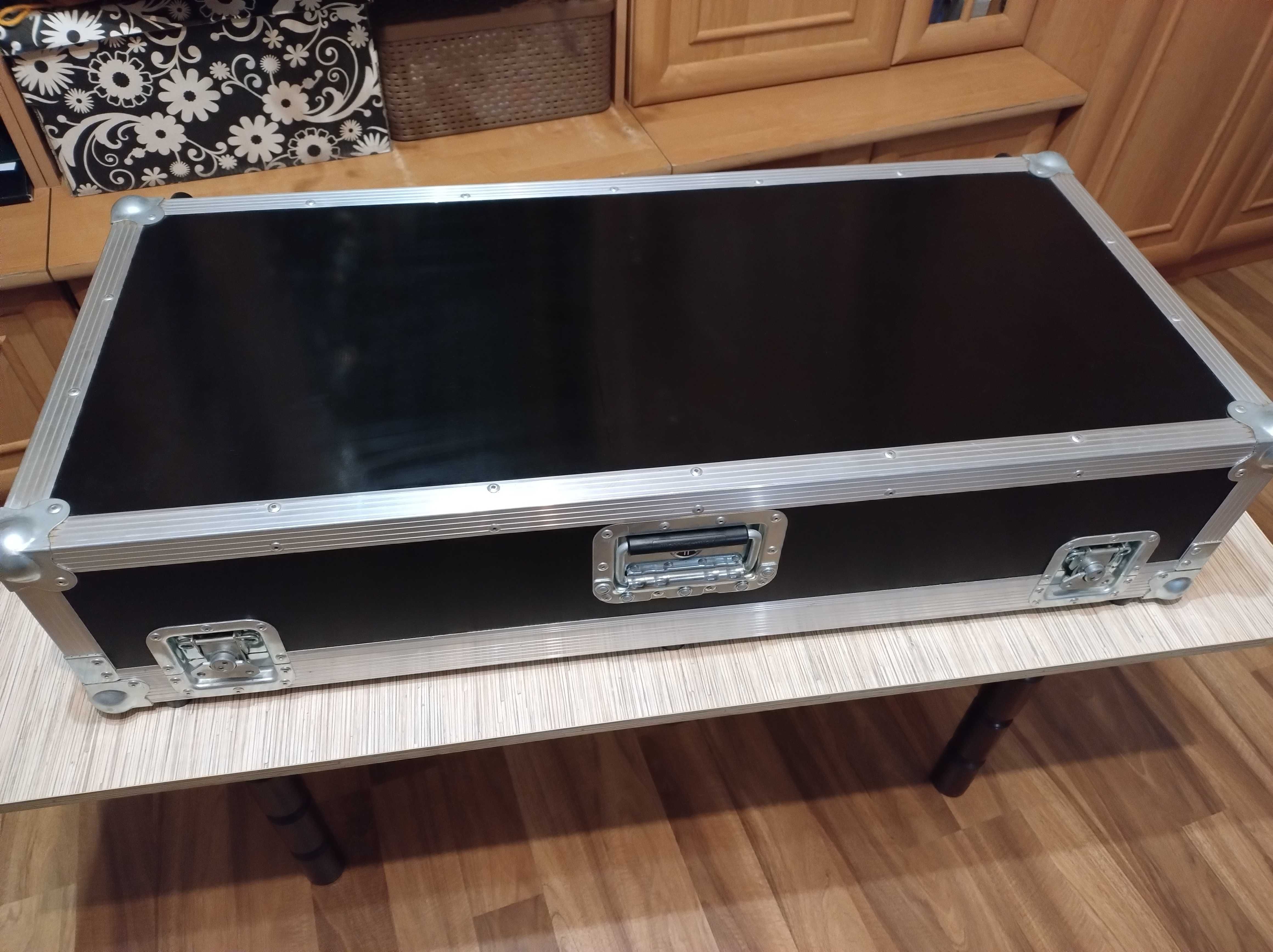 Case rack na keyboard