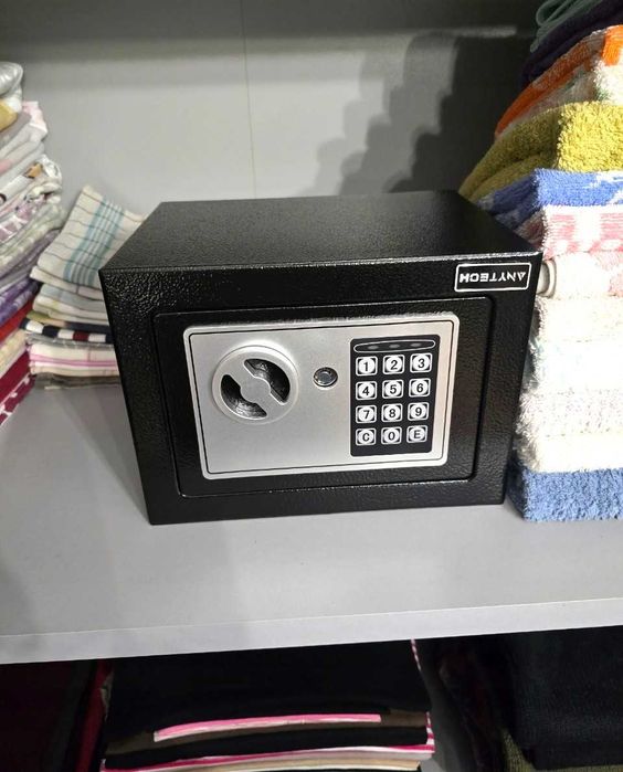 Sejf Domowy Ścienny Kasa Pancerna Stalowy Szyfr Zamek Elektroniczny