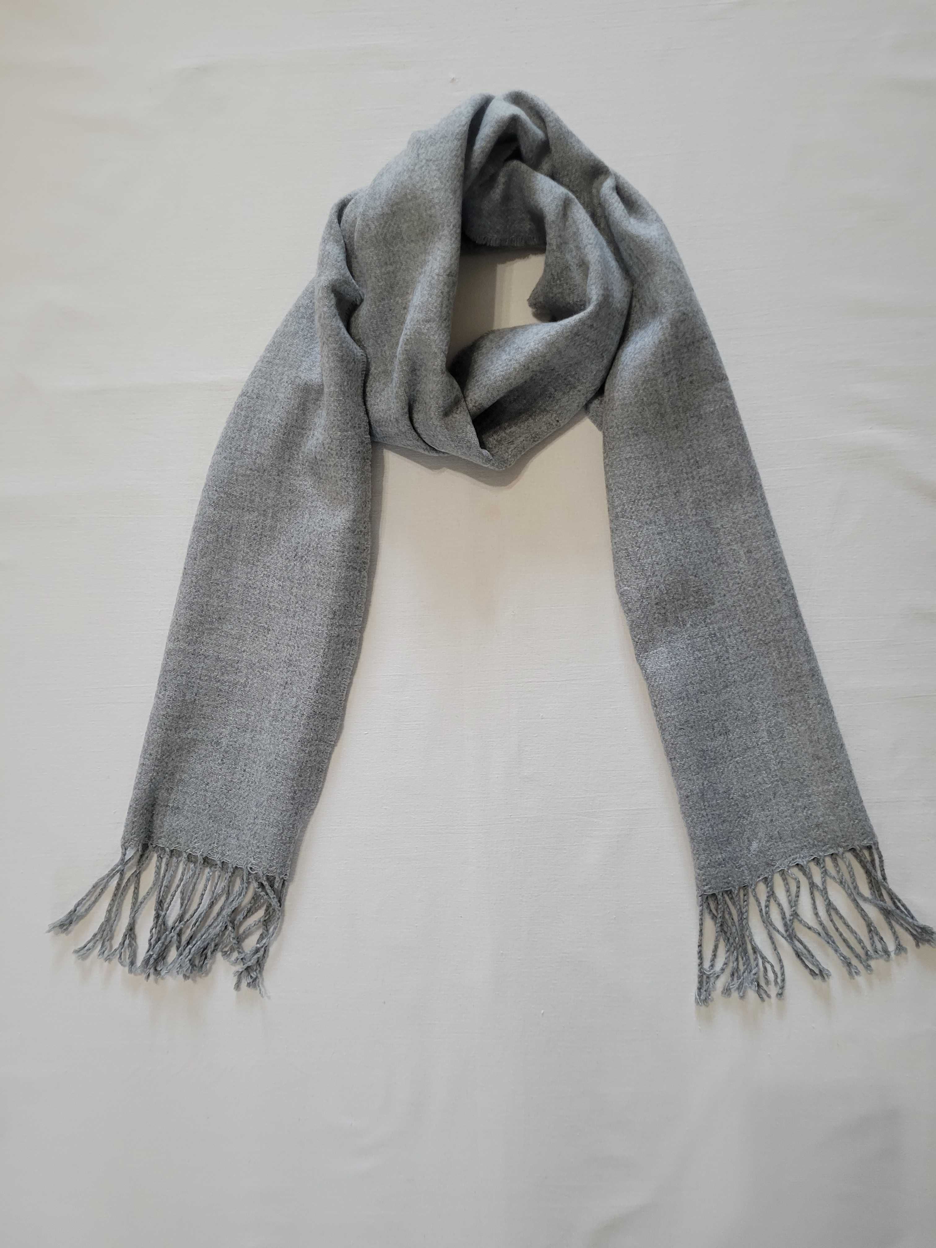 Сірий базовий шарф H&M. Стан нового