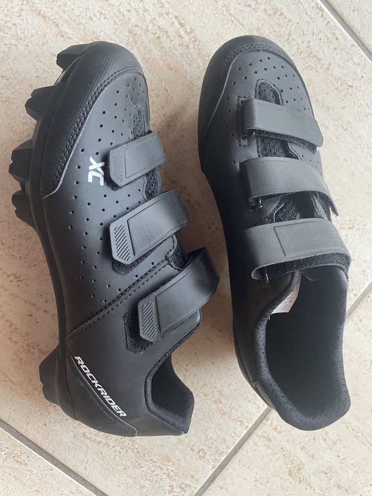 MTB xc shoes 100 black/sapatos encaixe Btt