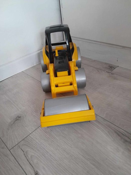 Koparka. Cena 10 zł.