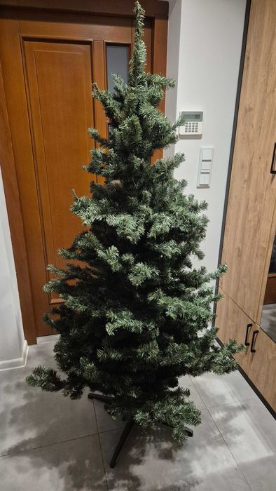 Sztuczna choinka 190 cm + stabilny stojak – stan bardzo dobry