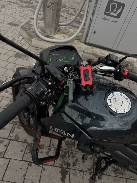 Продам мотоцикл Lifan 150 2e