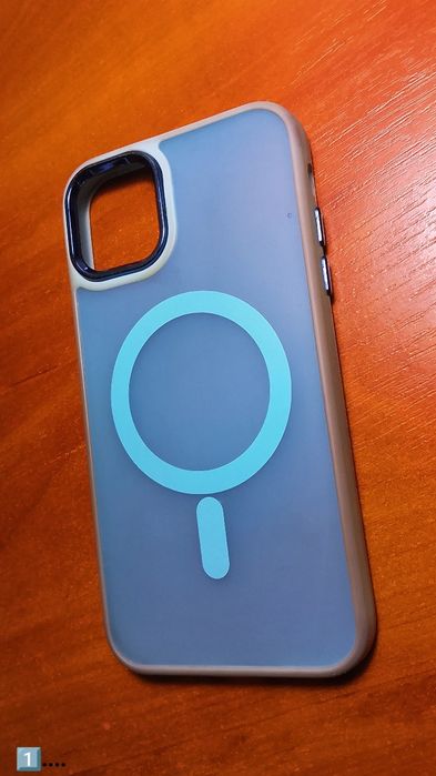 Чехли для  iPhone... В чудовому стані за ціною Б/У