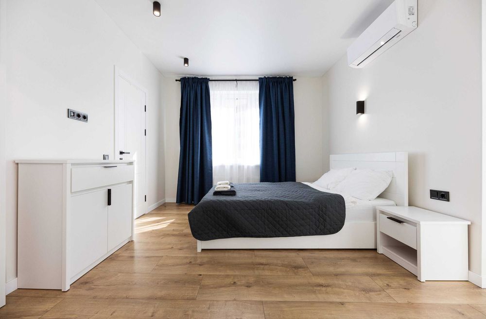 2К  квартира люкс метро Чернігівська 3 хв