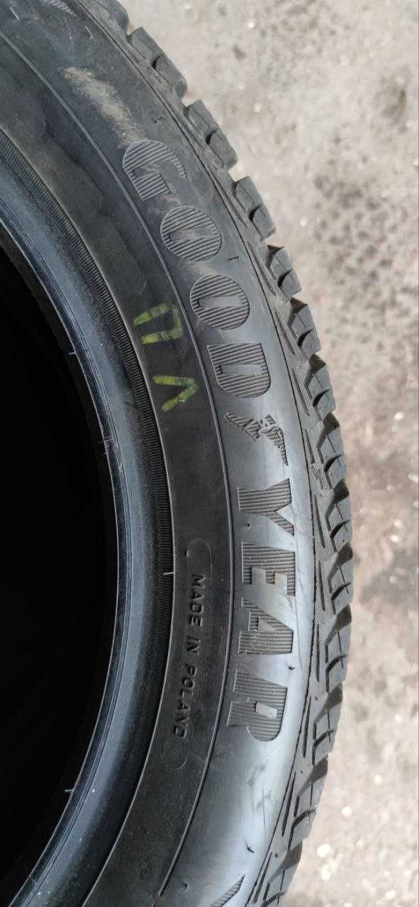 Гума Шини Goodyear UltraGrip Ice 2 розмір 215/50 R17 95T XL  4 шт зима