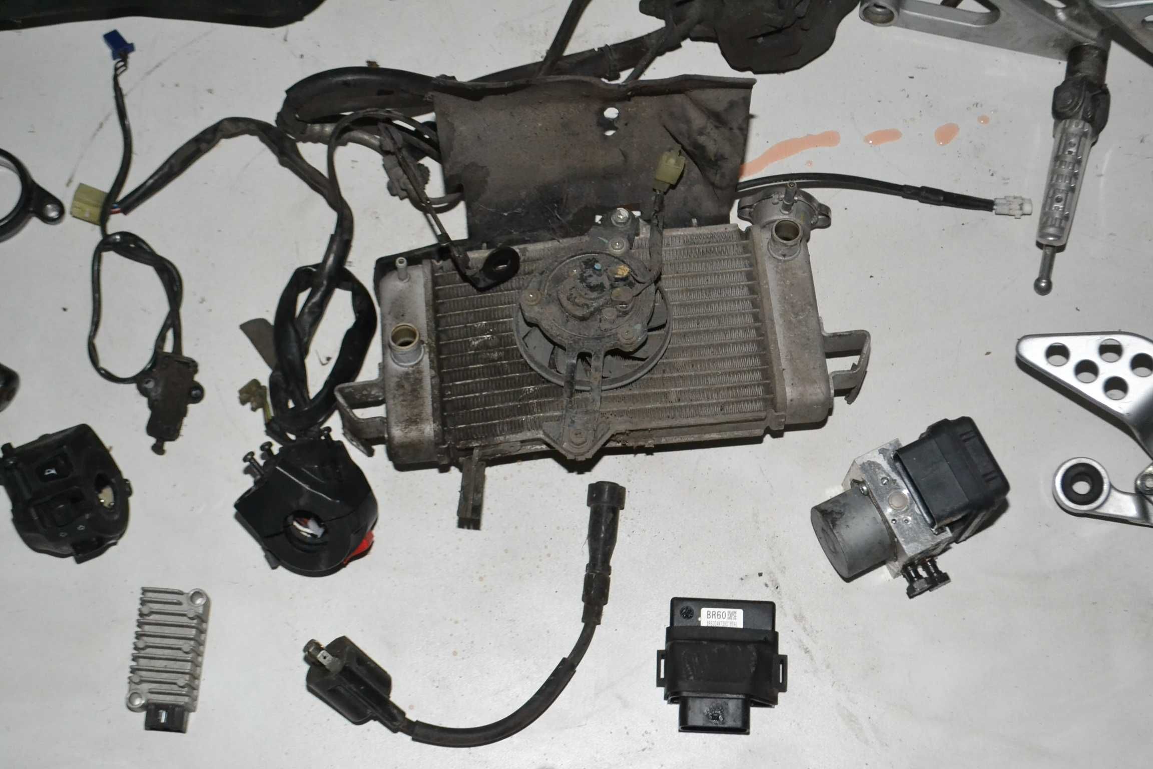 Yamaha r125 yzf r 125 , 17r set pompa moduł cewka siedzenie kierownica