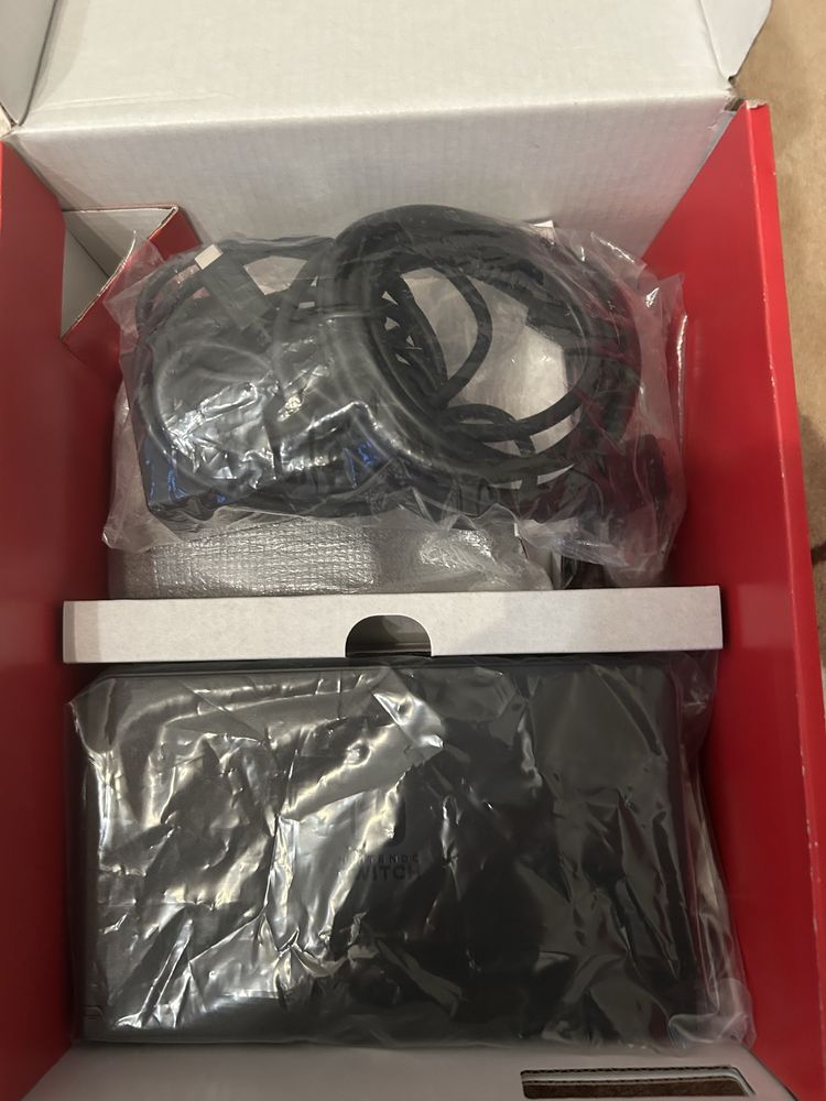 Sprzedam Nintendo Switch Oled + Pad pro Full zestaw