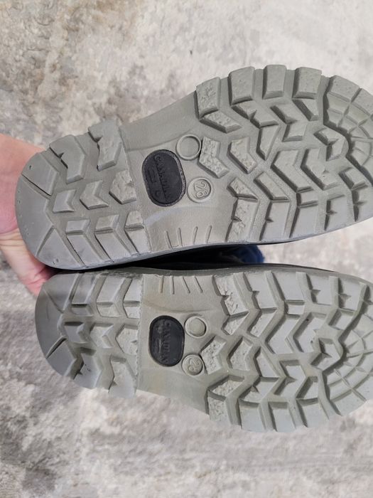 Продам зимові чобітки, сноубутси на дівчинку 28 розмір. Б/у