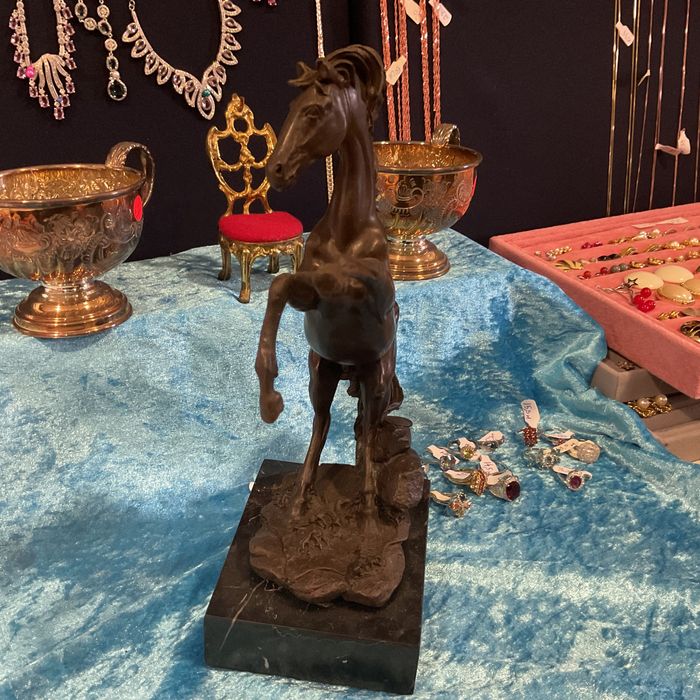 Escultura cavalo bronze alt 27 cm/ Mais anúncios abaixo