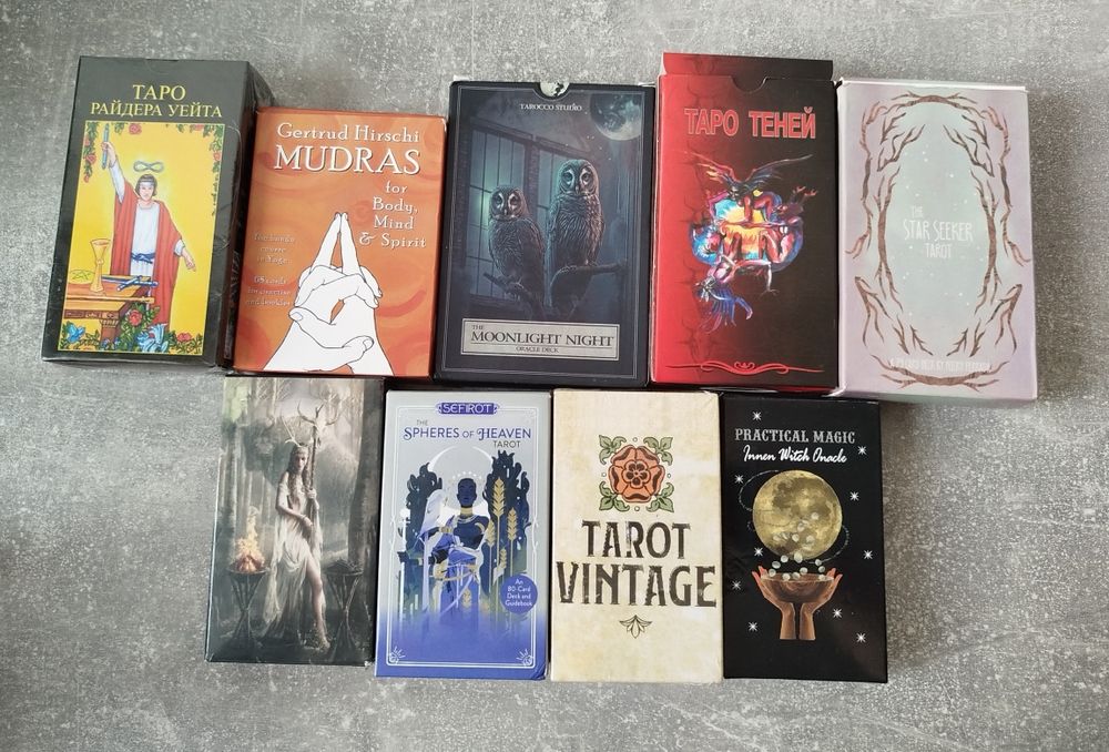Таро ,МАК і оракули  зі своєї колекції