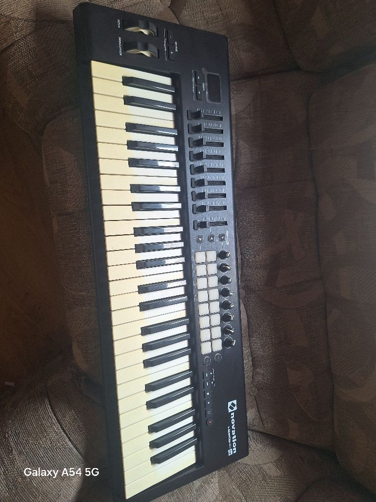 Teclado Novation Lauch key 49