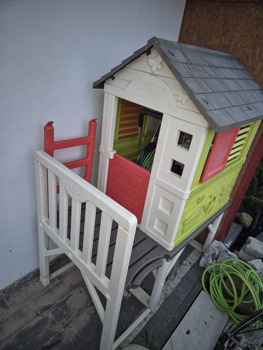 Smoby Domek ogrodowy dziecięcy ze zjeżdżalnią