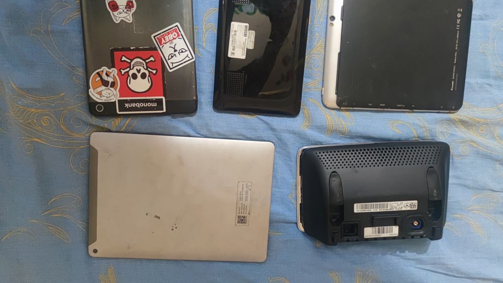 Планшеты на запчасти одним лотом