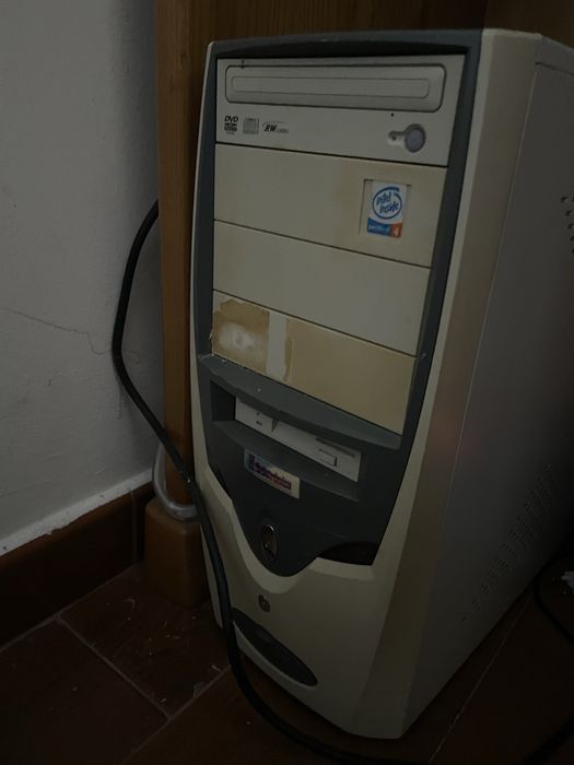 Ecra de pc LG e torre /teclado e rato