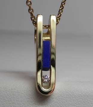 Złoty wisior lapis lazuli diament brylant 0,04 ct.