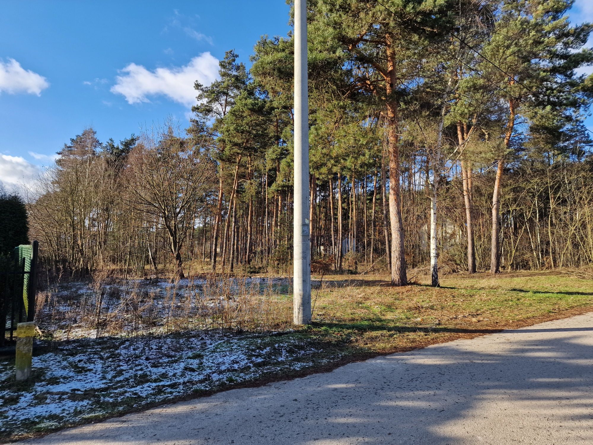 Sprzedam działkę w Koprzywnicy ul.Leśna 25 arów