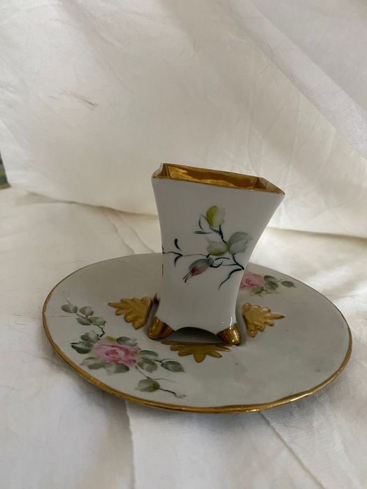 Chávenas de coleção pintadas à mão