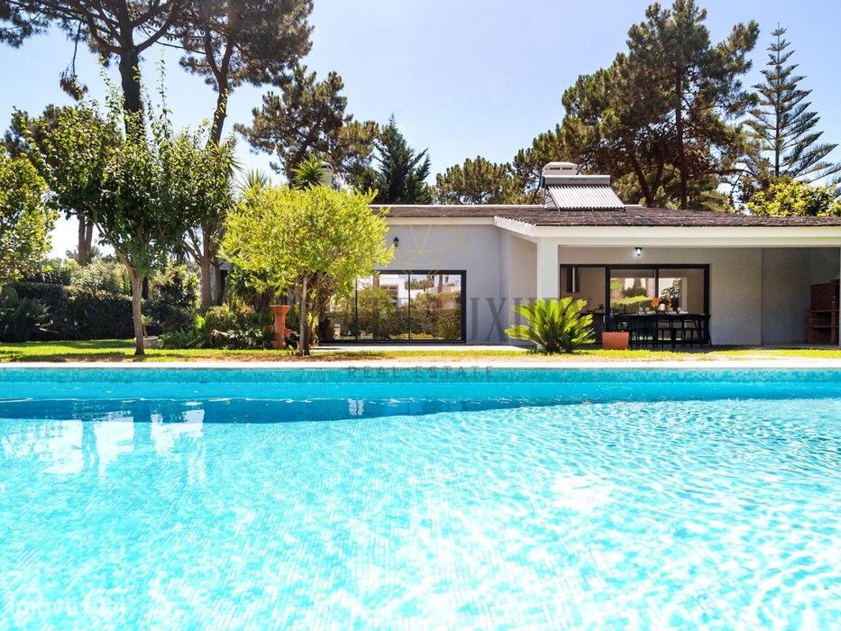 Moradia T4 com piscina e jardim na Herdade da Aroeira