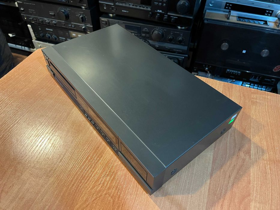 Odtwarzacz płyt CD Technics SL-P111 Audio Room
