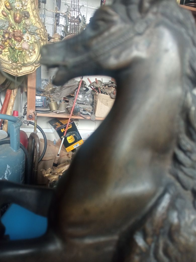 Maravilhosa escultura em bronze com base em mármore grega.com 3ocm de