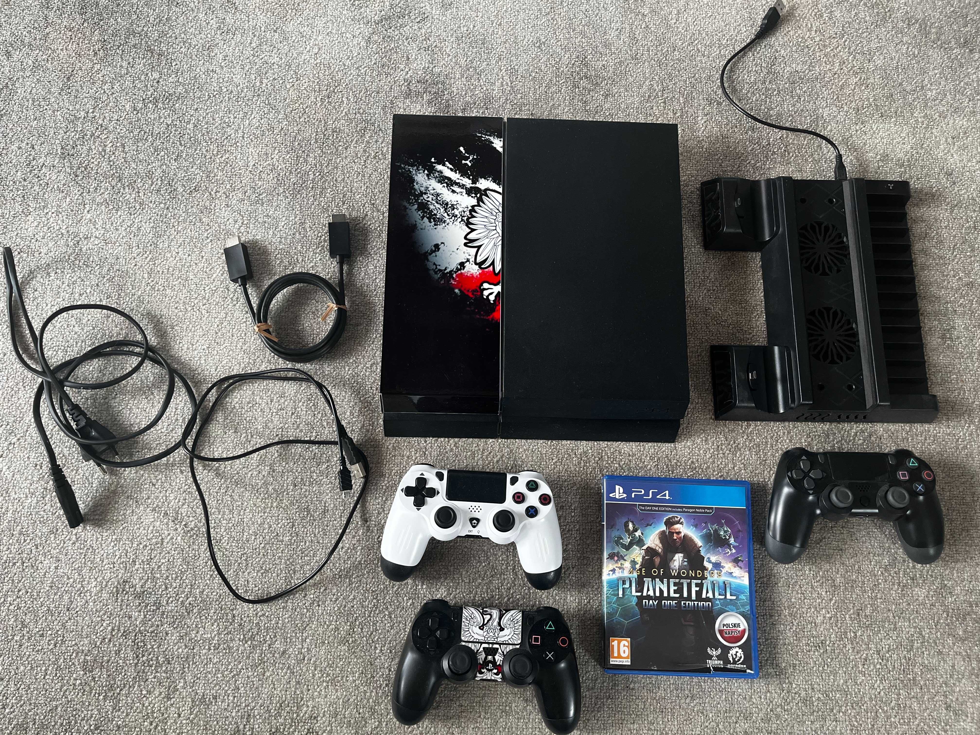PS4 1TB + 3 pady + gra – gotowa do gry!