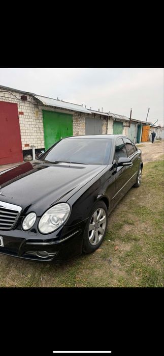 Мерседес 211 з економним 2.2 мотором