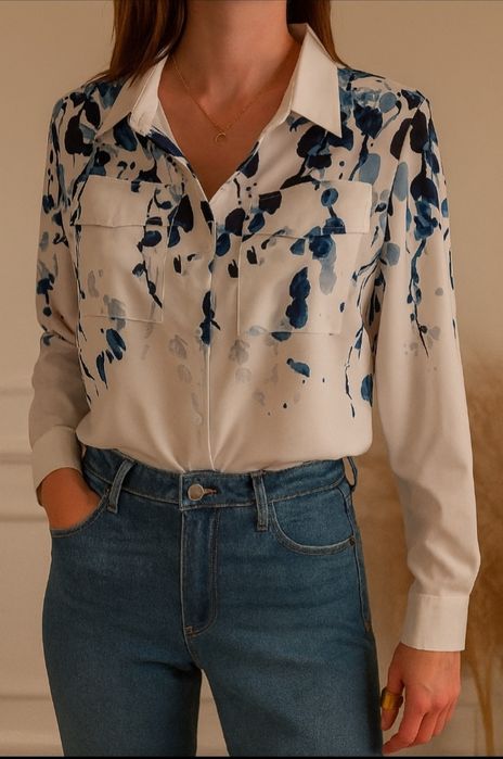 Elegancka biała koszula z niebieskim wzorem – kobieca i stylowa 36 38