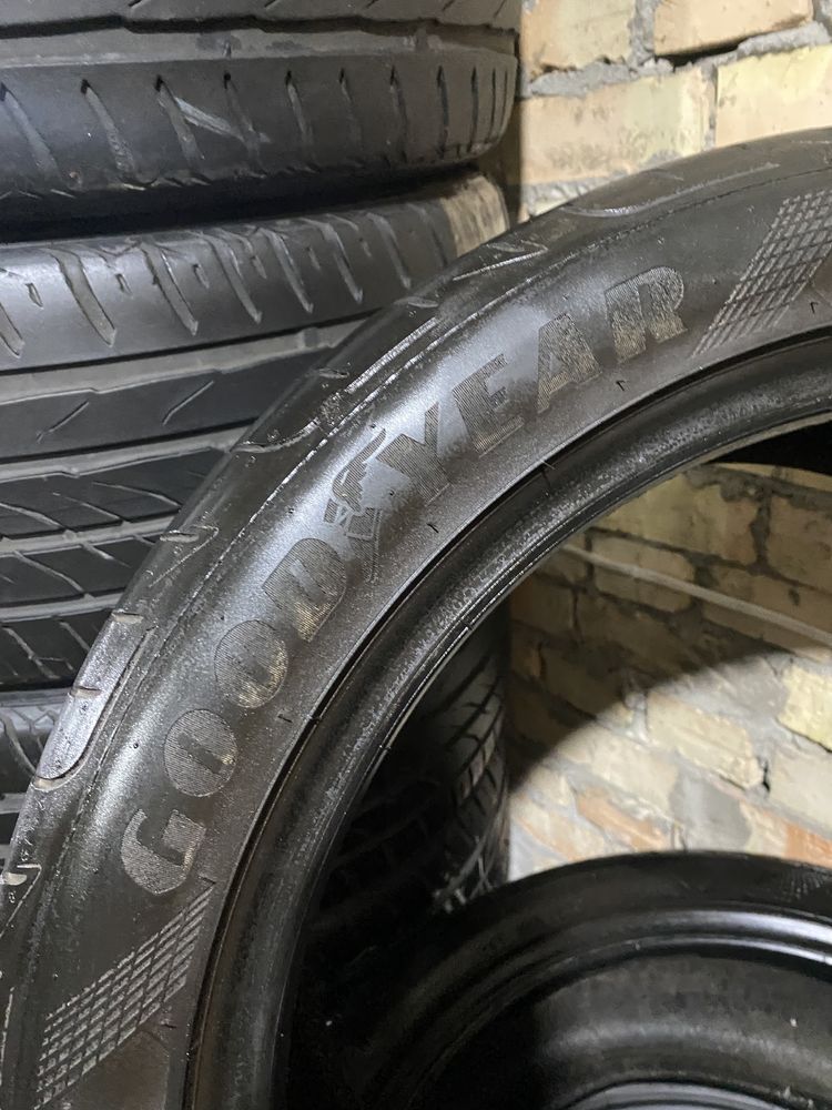 Шины 235/45 R18 летние пара Good/Year Eagle F1.