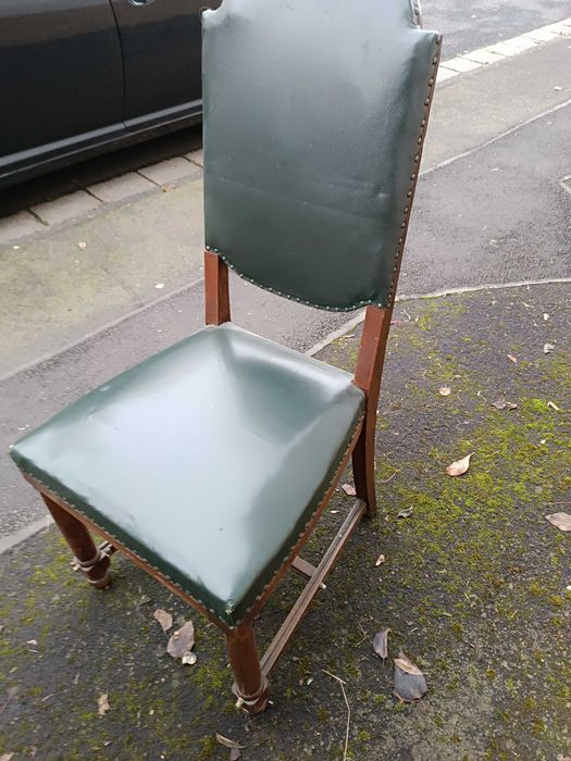 Stylowe krzesło skórzane