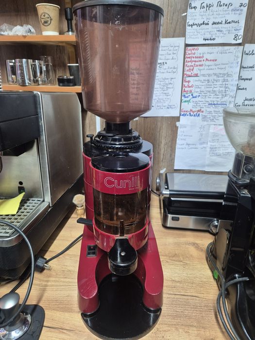 Продам Кавомолку бункеру Cunill