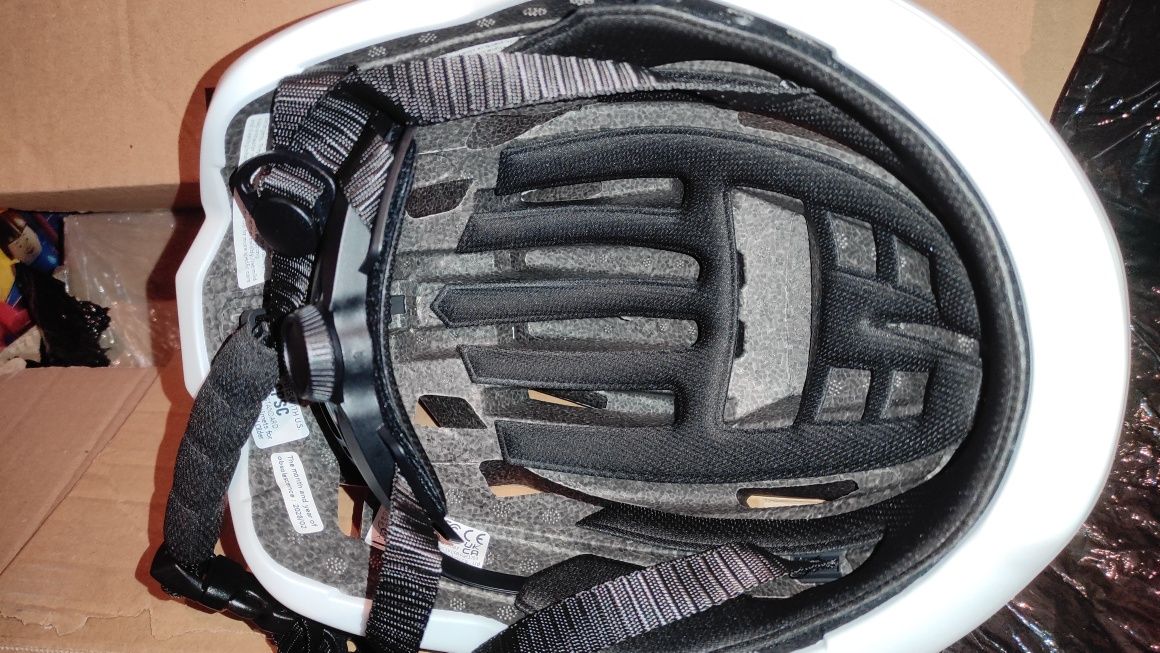 Kask rowerowy biały