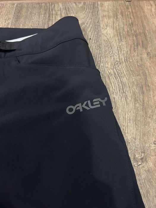 Велосипедные шорты OAKLEY