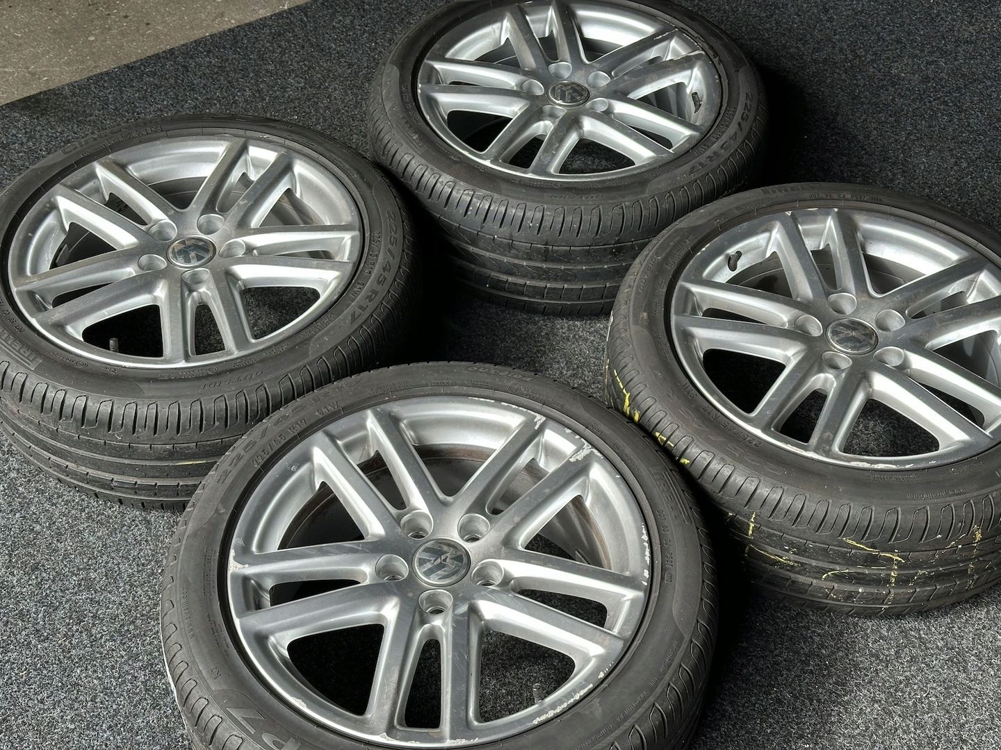 Audi A3 8P A4 A5 A6 Q3 Q5 Tt Koła 7.5Jx17 Et47 5X112 Pirelli 225/45R17