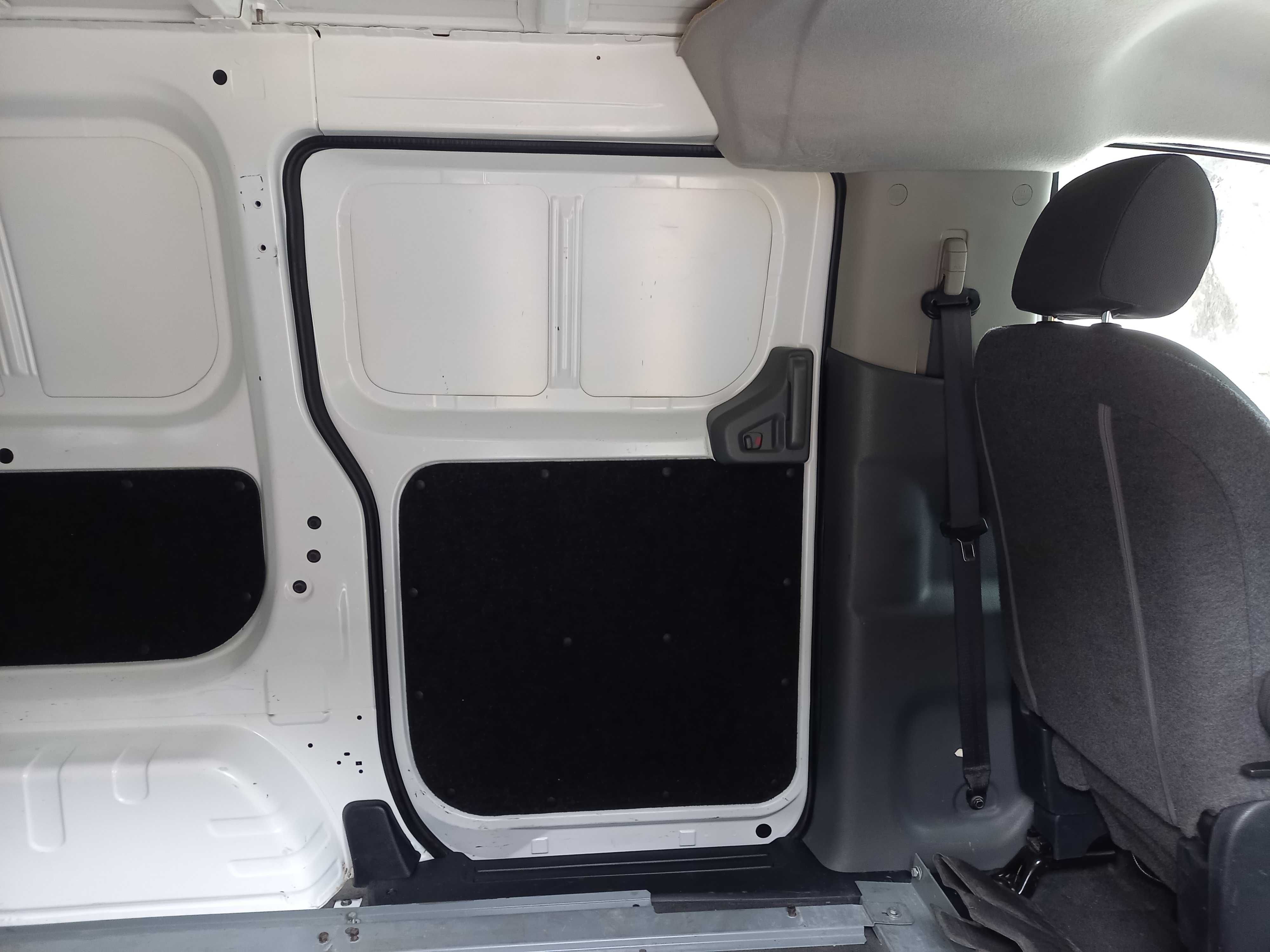 Микроавтобус грузовой Nissan NV200 2019