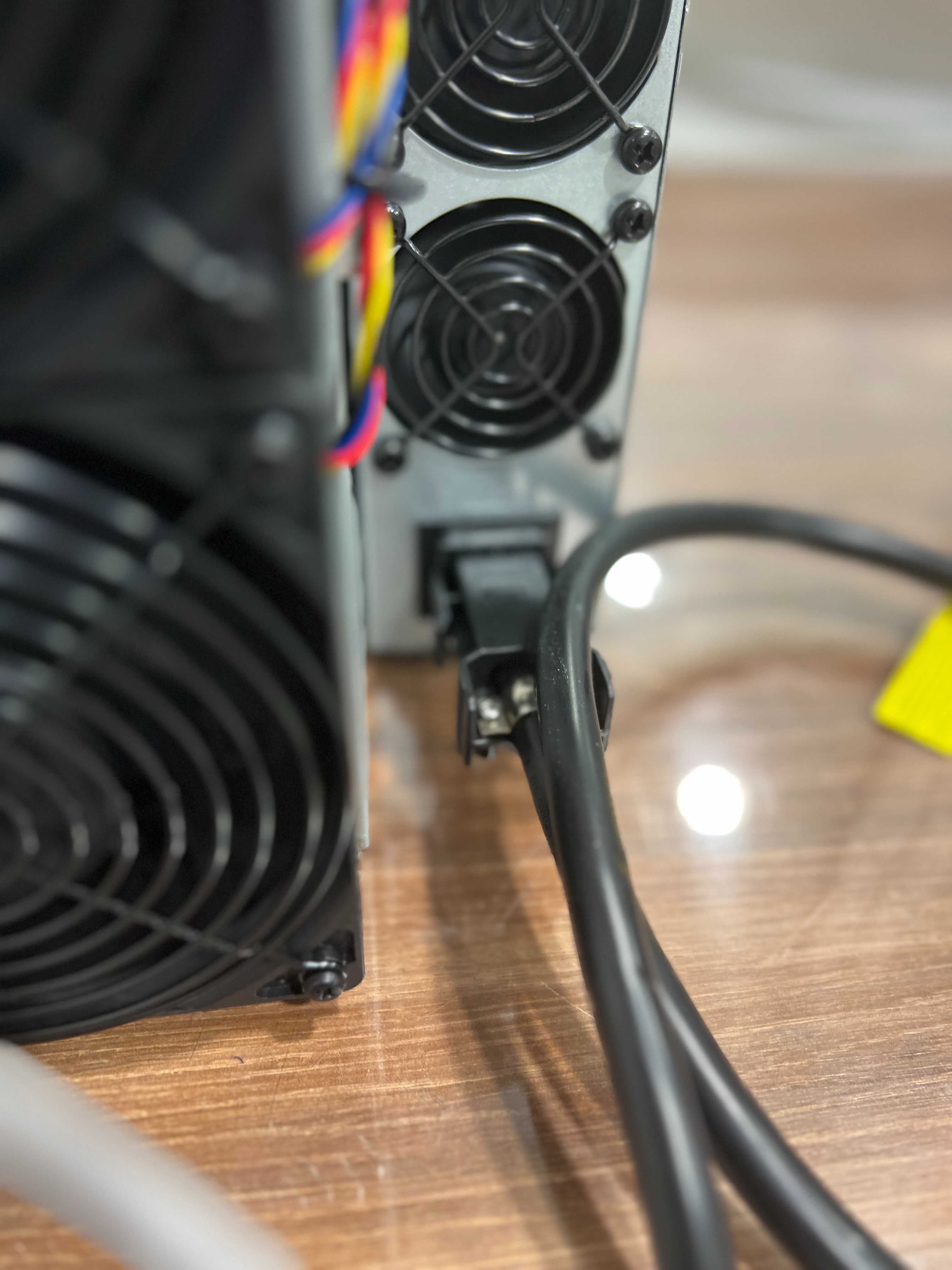 NEW Майнер! Asic Bitmain Antminer S21 200 Th Civitek miner + Гарантія