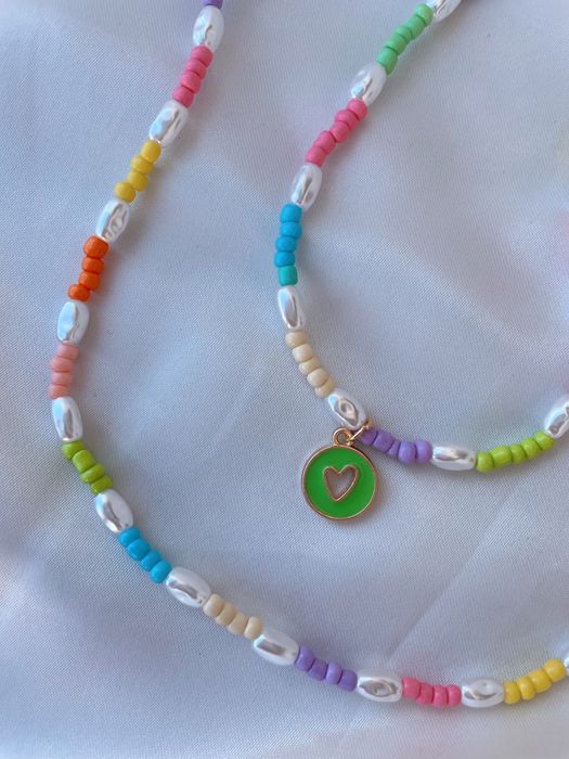 Colar colorido e pulseira