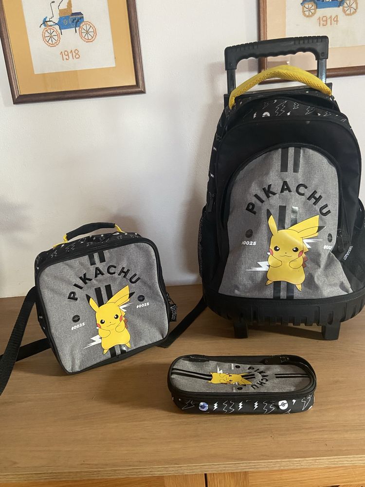 Conjunto Mochila Estojo e Lancheira Pokemon