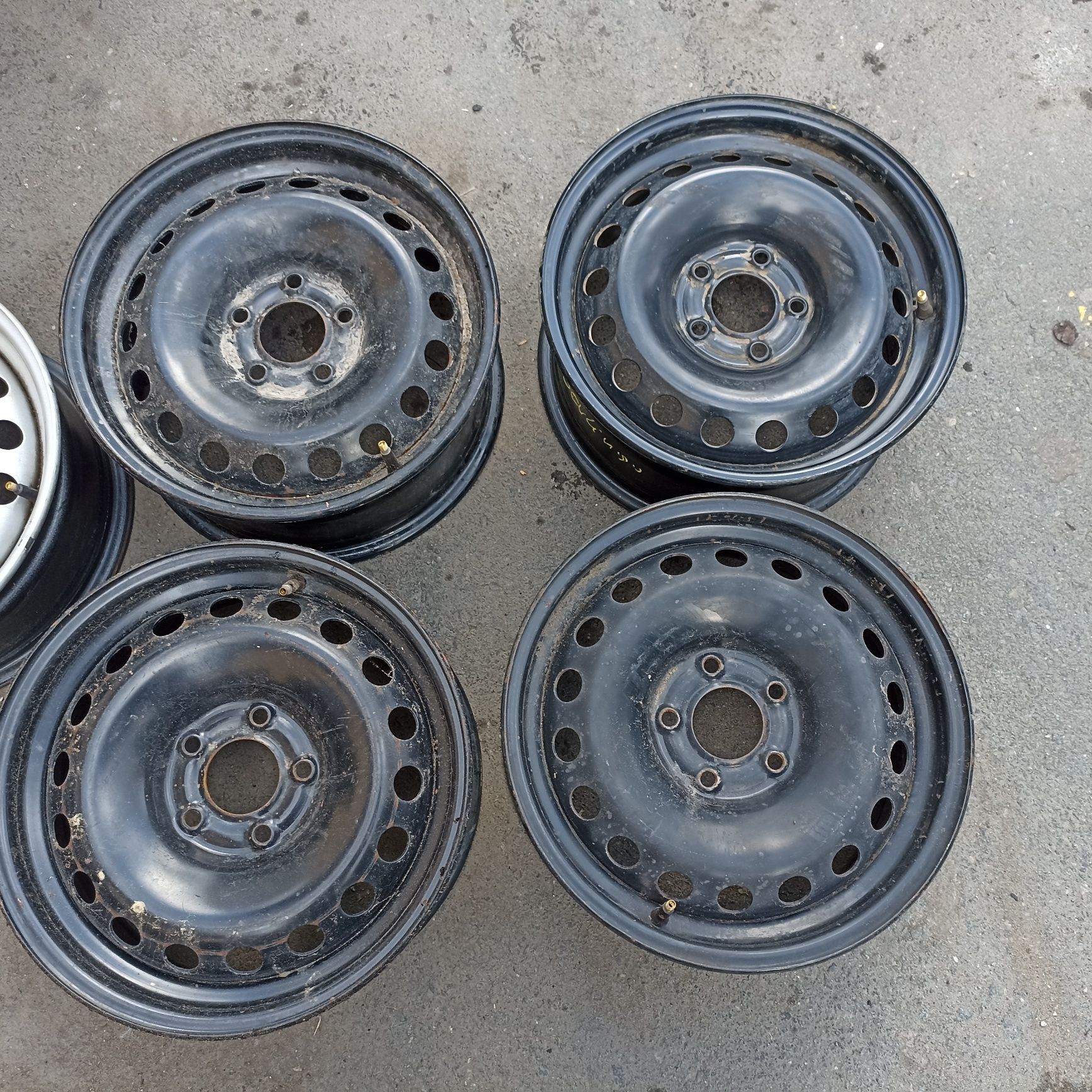 Felgi 6.5Jx15H2 ET 42 Berlingo Partner IV Combo E Rifter Proace