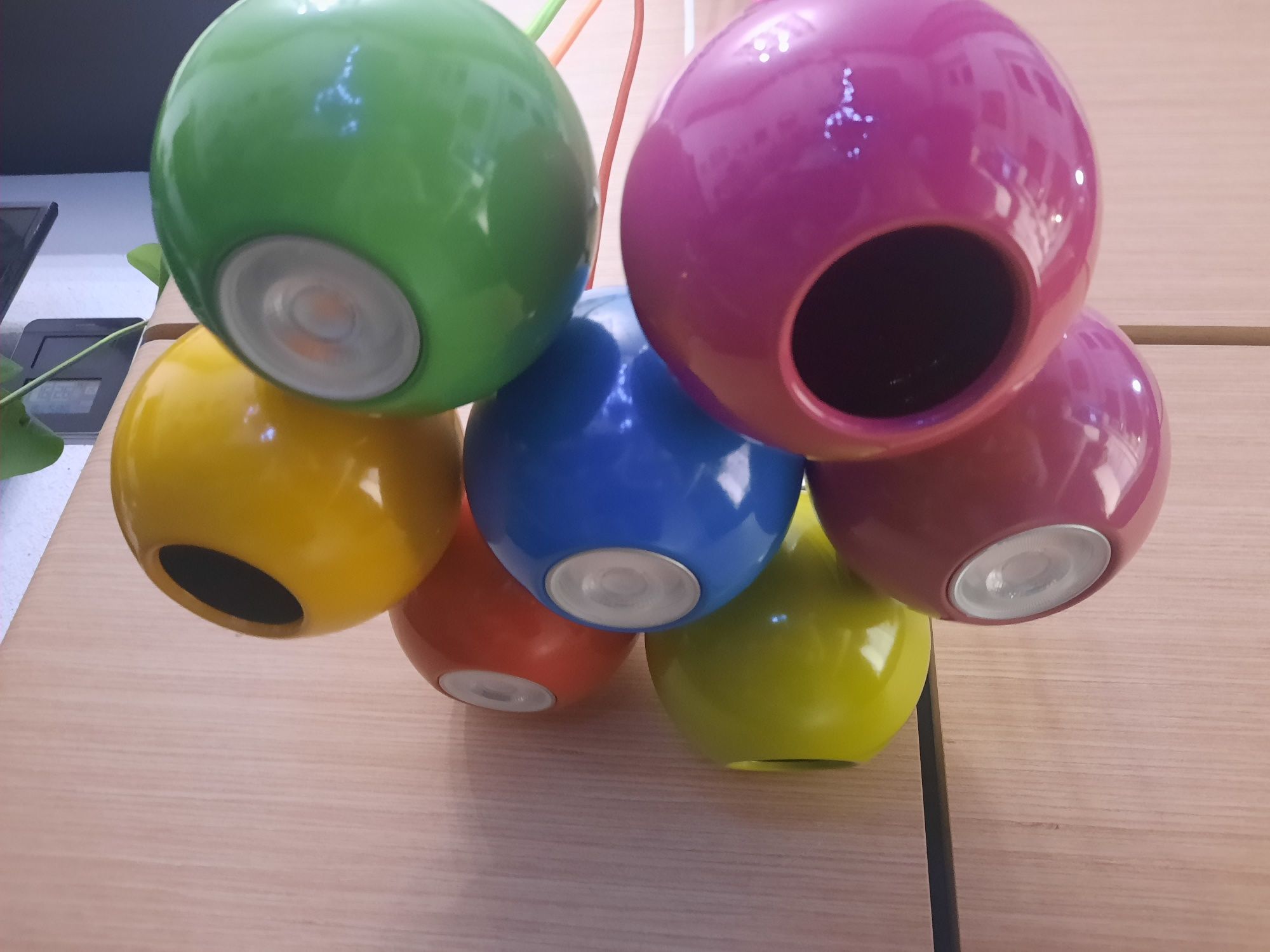 Piękna kolorowa lampa ,żerandol Nowodworski na 7 kloszy