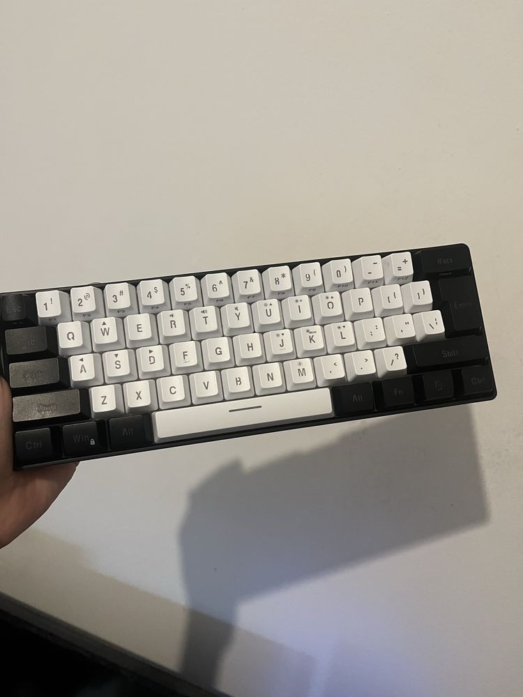 Teclado gamer Snpurdiri RGB