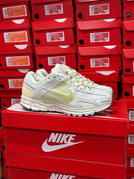 Nike Zoom Vomero 5 White Beige