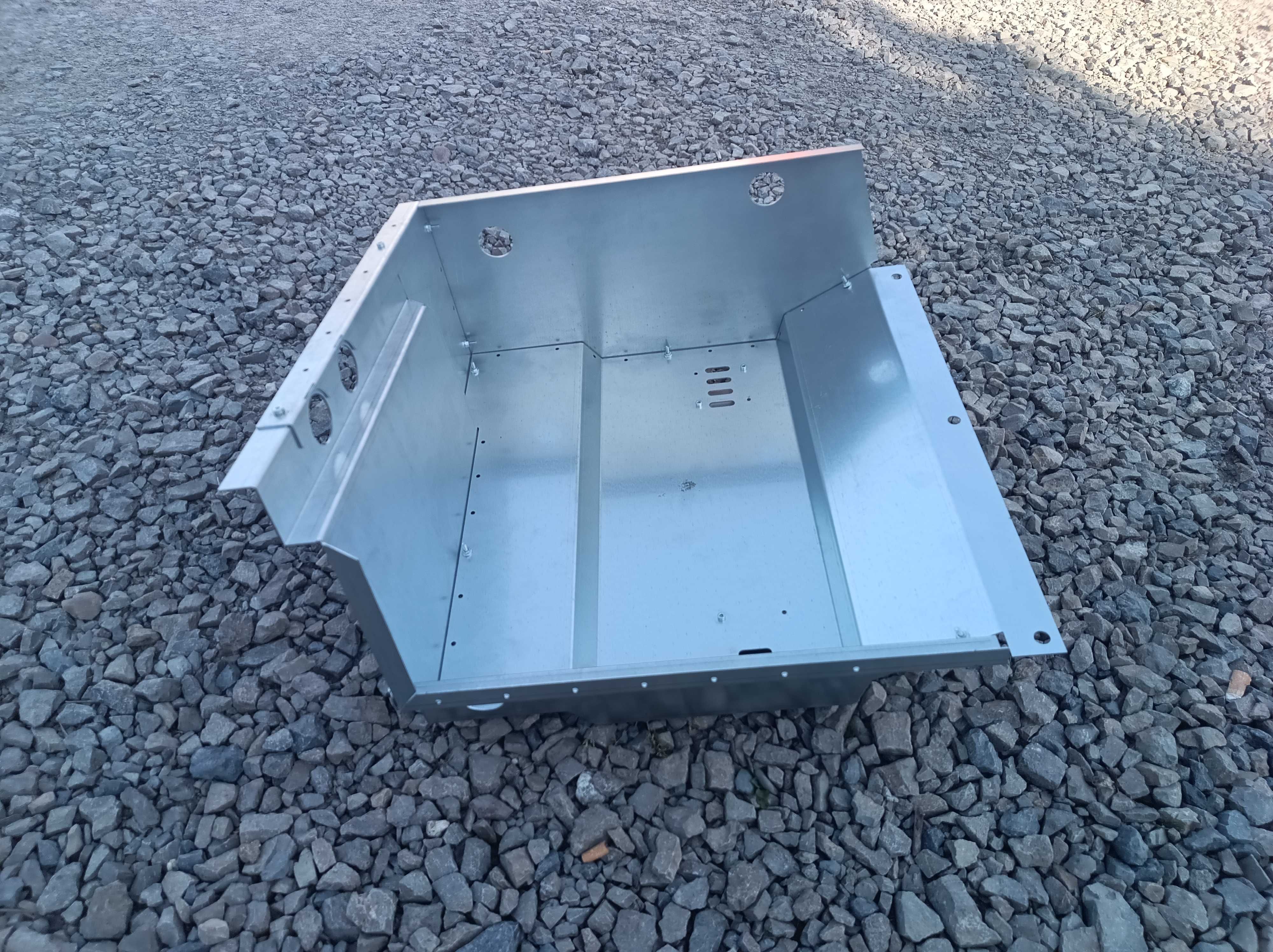 Box Batery / Skrzynka akumulatora Land Rover Defender