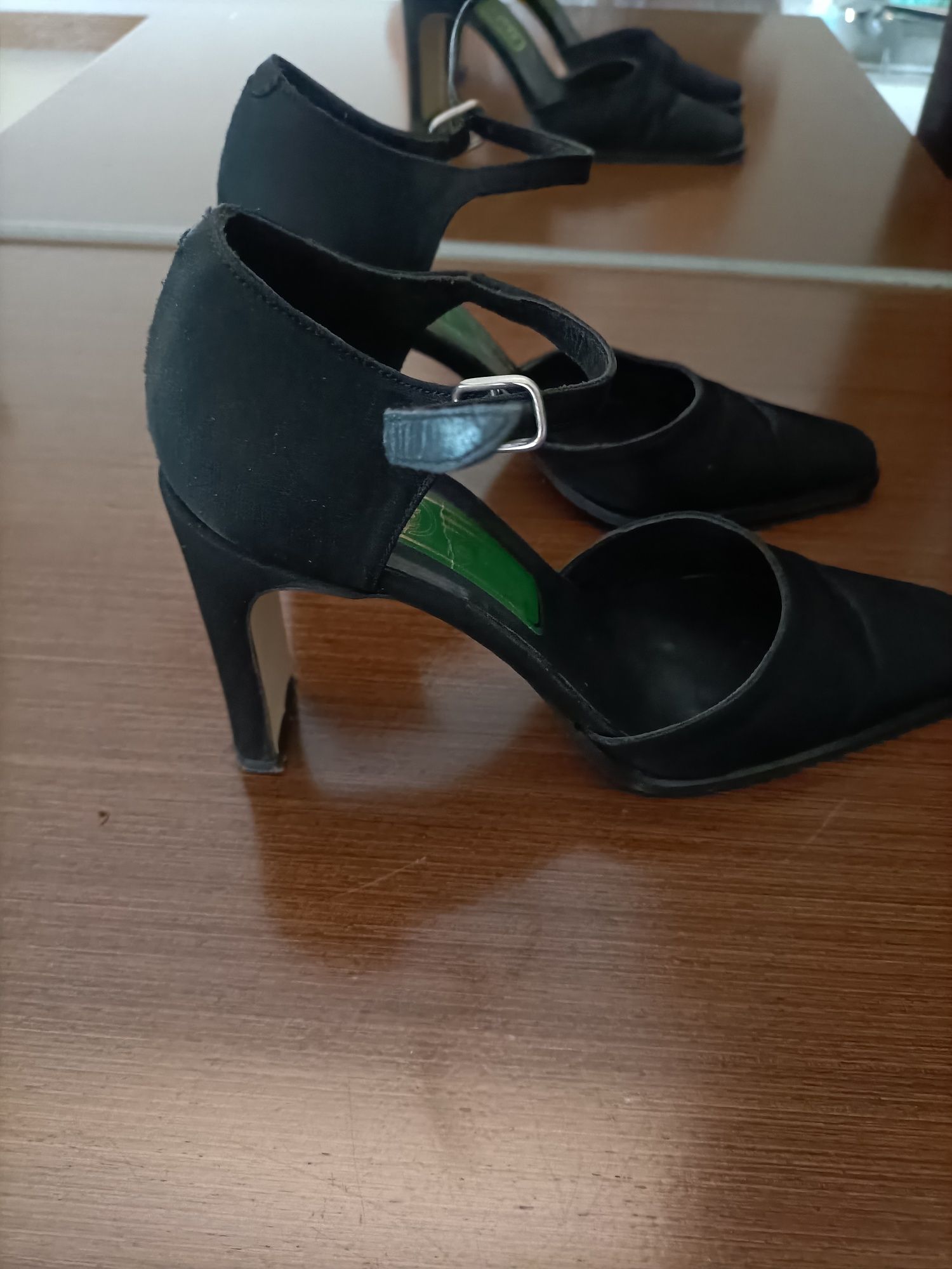 Sapato aberto de cerimónia