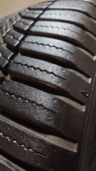 Пара всесезонных шин Bridgestone Weather Control A005 EVO 215/50 r17