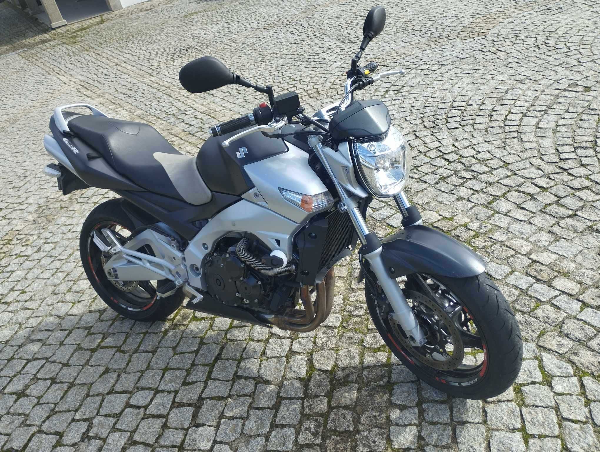 vendo suzuki gsr 600
