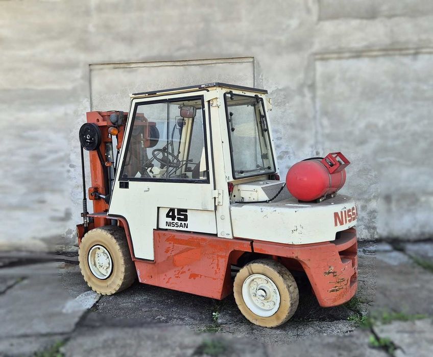 Nissan • 4500kg • TRIPLEX • kabina • 4 sekcje • NISKI wózek widłowy